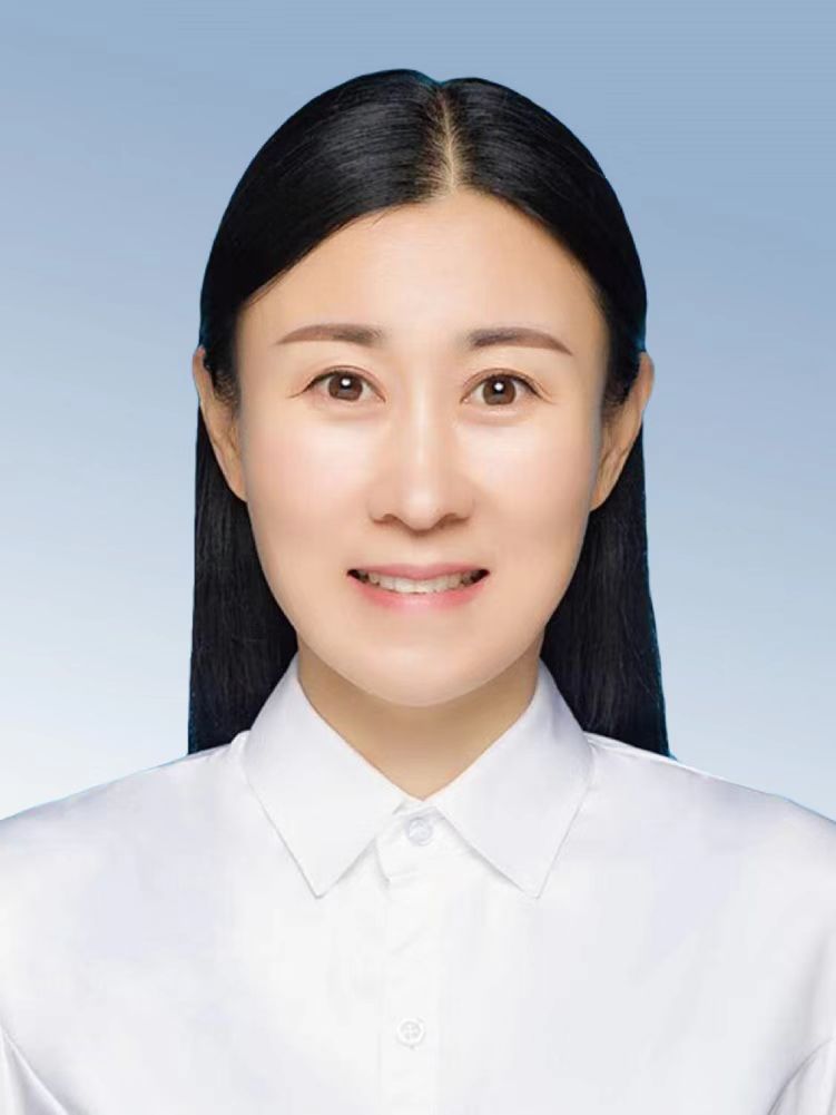 其中专职教师13人