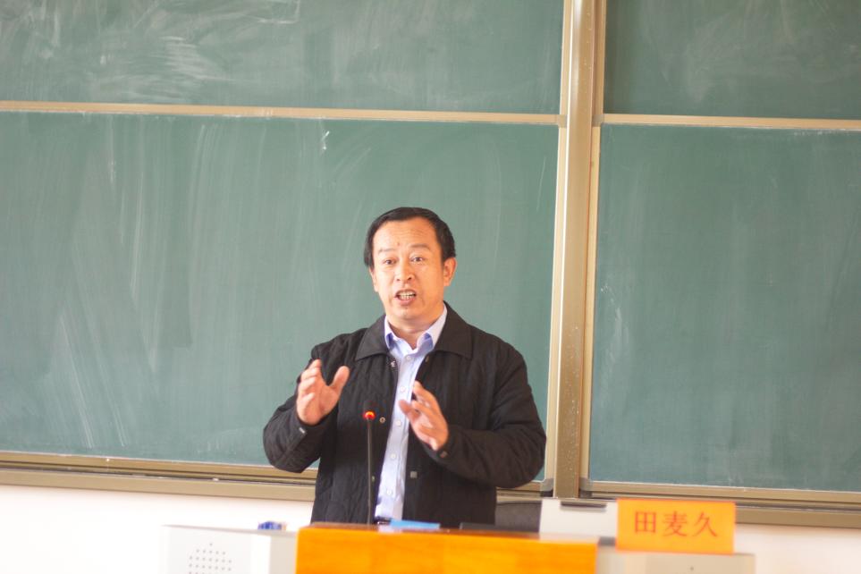杨院长在致辞中表达了对田麦久教授一行